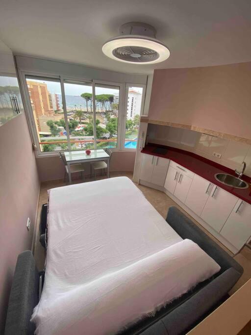 Estudio Con Vistas Al Mar Apartment La Pineda Exterior photo